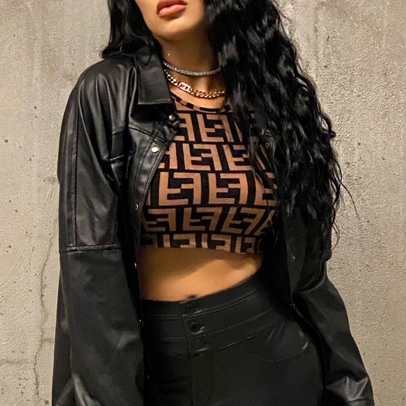 Fend1i shirt 🖤 - Picture 2 of 2